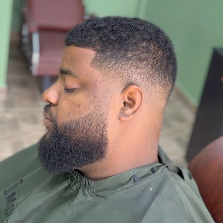 Acabamento na navalha barbearia Búzios